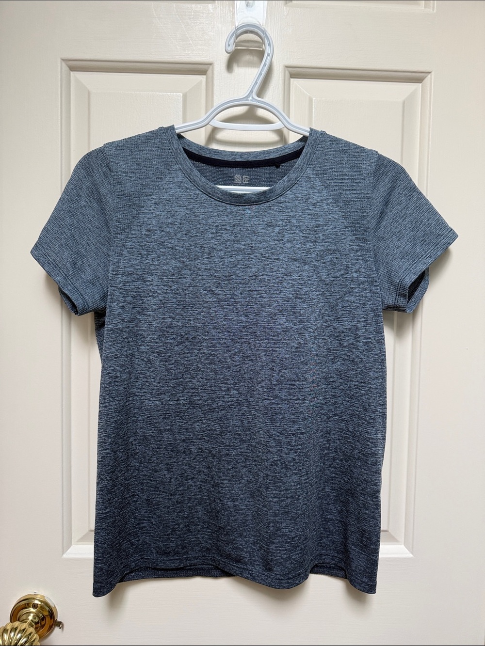Uniqlo sz S Blue heathered activewear ombre tee - gym, yoga, running